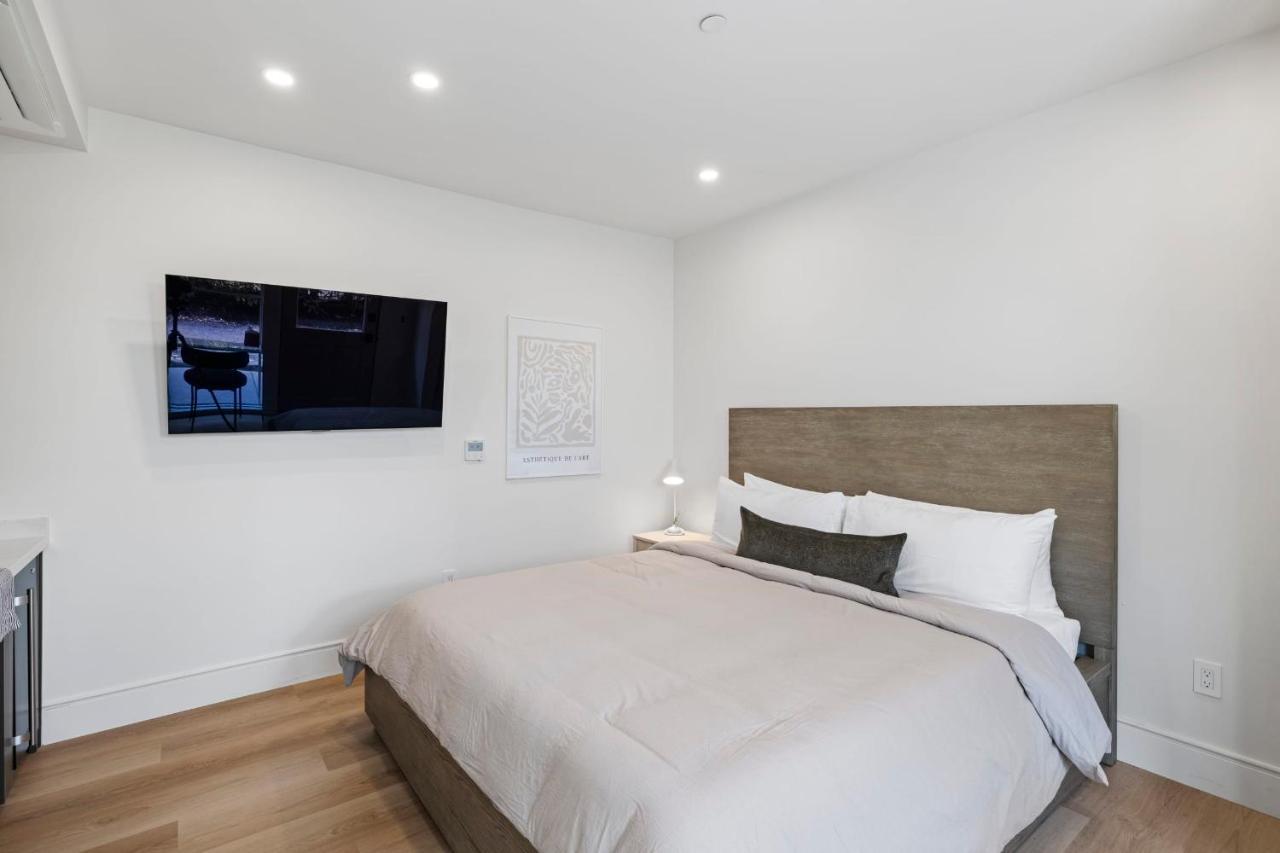 Casa Jardin - Boutique Suites In Downtown Санта Барбара Екстериор снимка