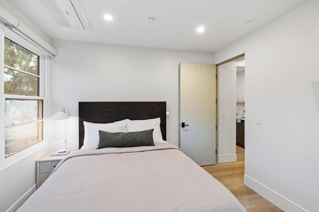 Casa Jardin - Boutique Suites In Downtown Санта Барбара Екстериор снимка