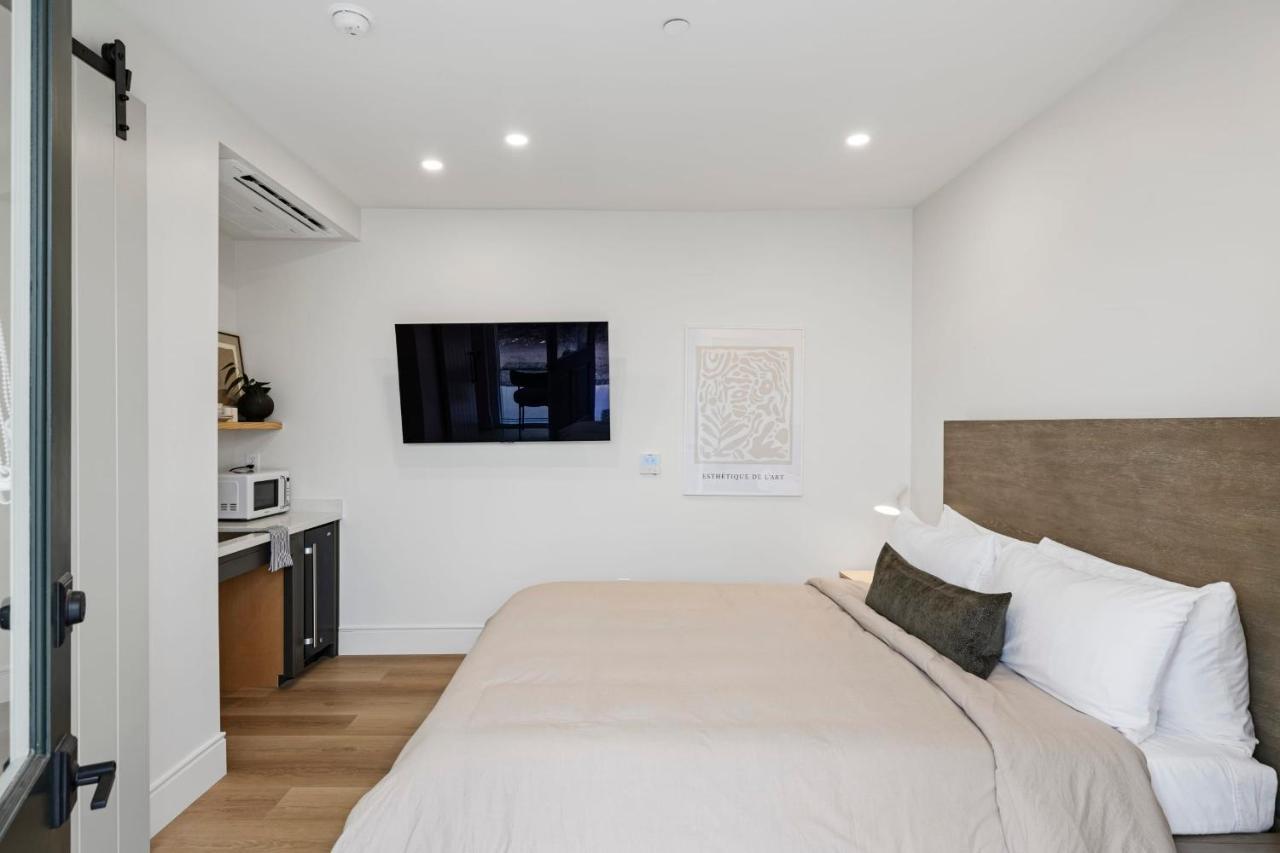 Casa Jardin - Boutique Suites In Downtown Санта Барбара Екстериор снимка