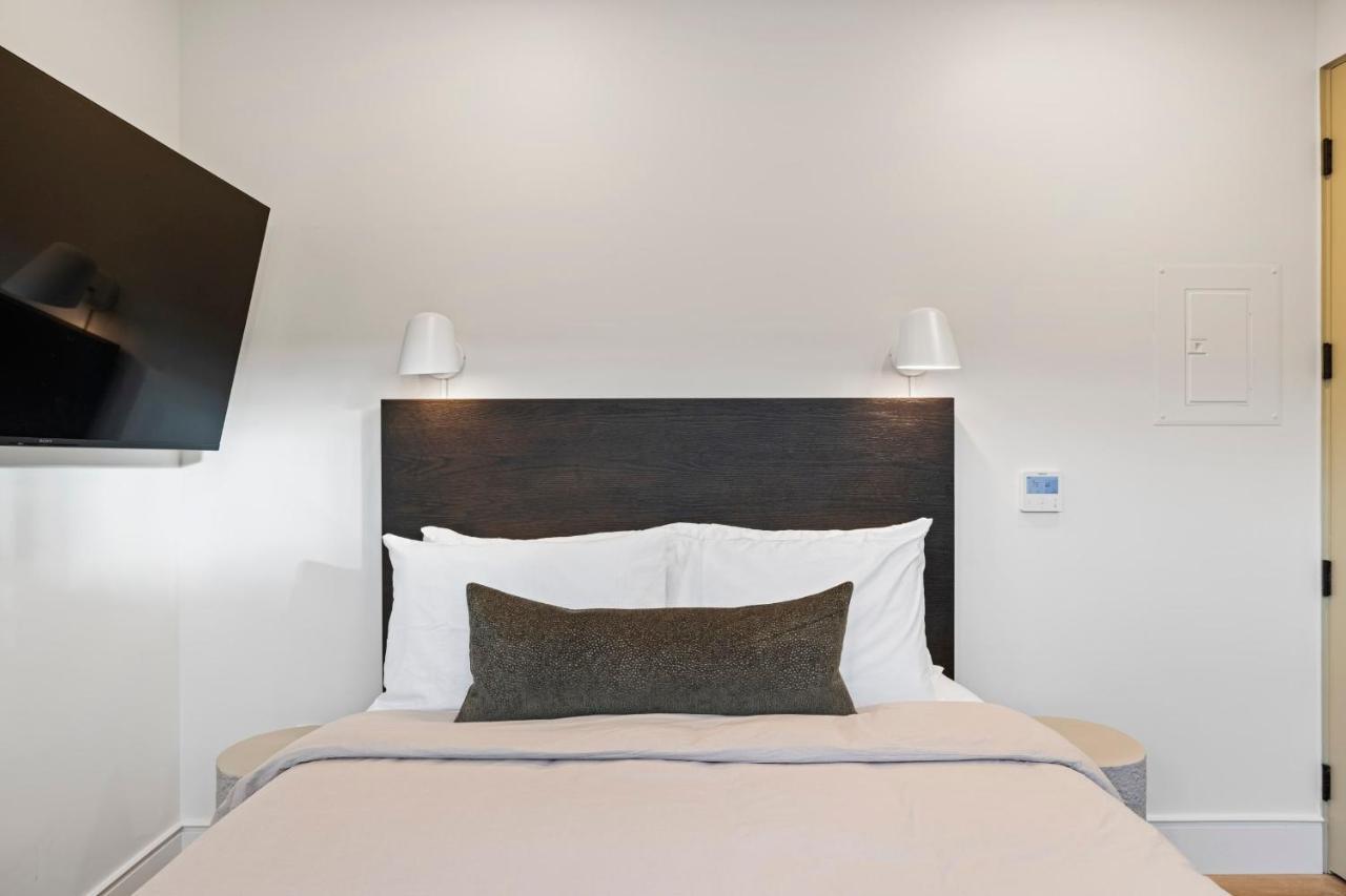 Casa Jardin - Boutique Suites In Downtown Санта Барбара Екстериор снимка