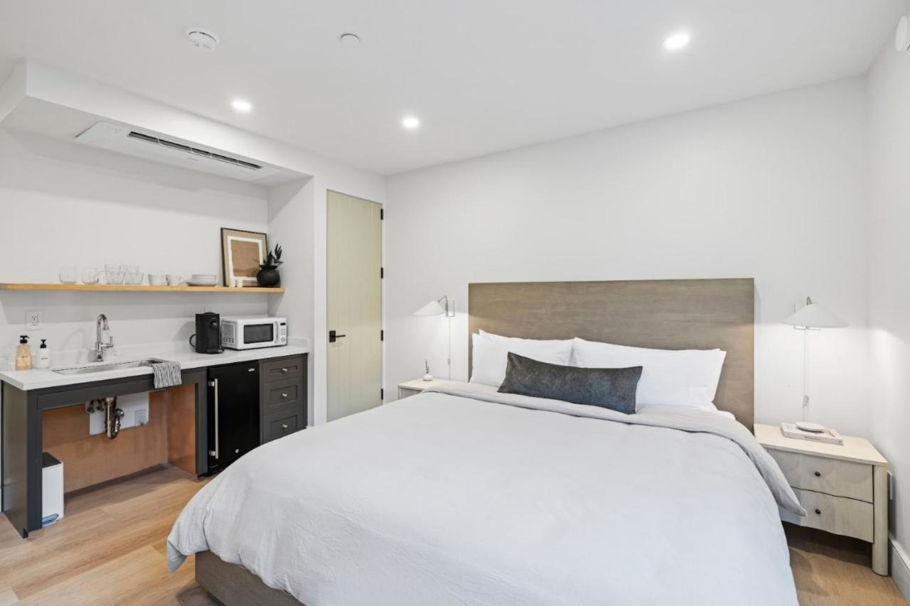 Casa Jardin - Boutique Suites In Downtown Санта Барбара Екстериор снимка